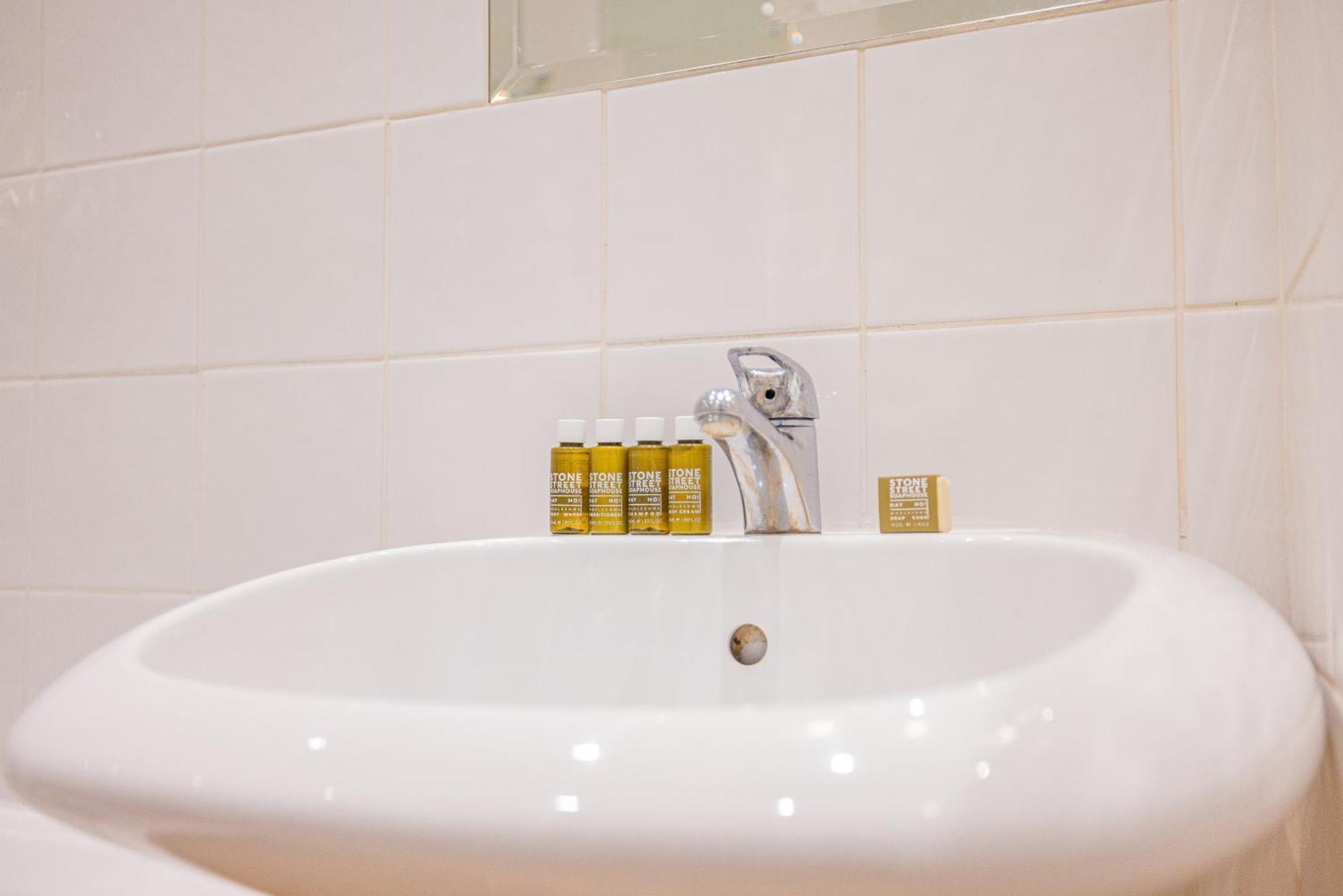 Gorgeous 3 B Edroom Home In Little Venice Londres Extérieur photo